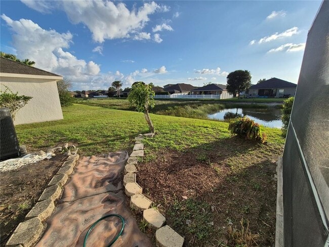 Building Photo - 6833 Runner Oak Dr