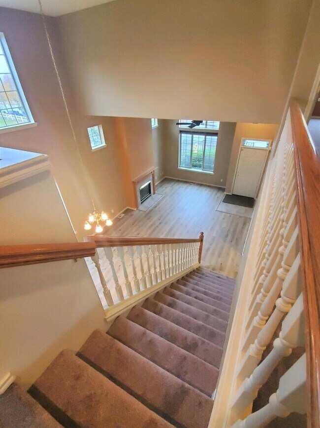 Building Photo - Great Home in Sherwood! Primary Suite on M...