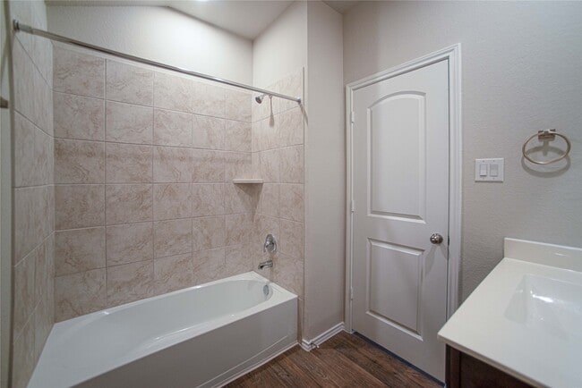 Building Photo - 14086 Sharktooth Hill Ln
