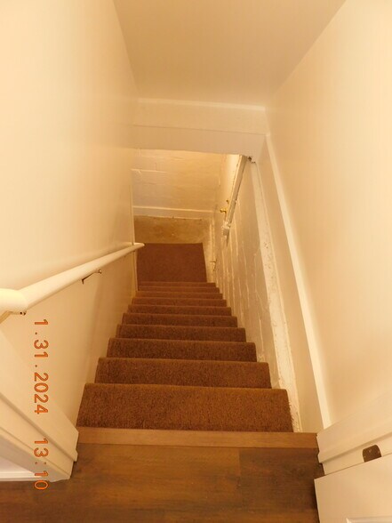 Building Photo - 101 Poplar Ave