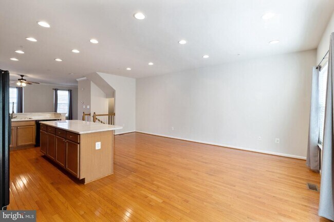 Building Photo - 7672 Timbercross Ln