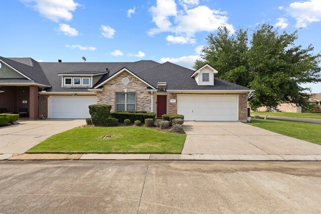 Building Photo - 405 Harbor Oaks Dr