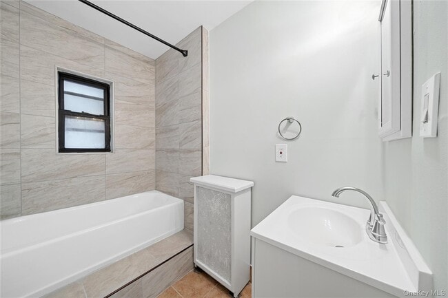 Building Photo - 240 Halstead Ave