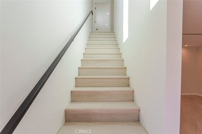 Building Photo - 10787 Las Lunitas Ave