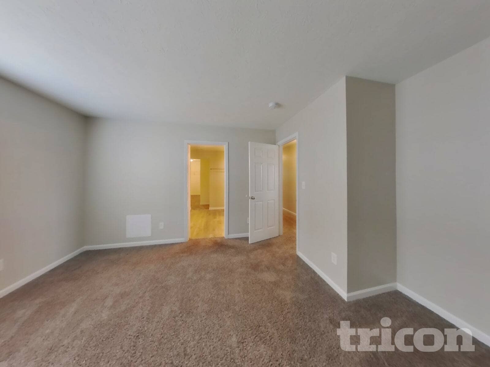 Building Photo - 749 Mozart Dr