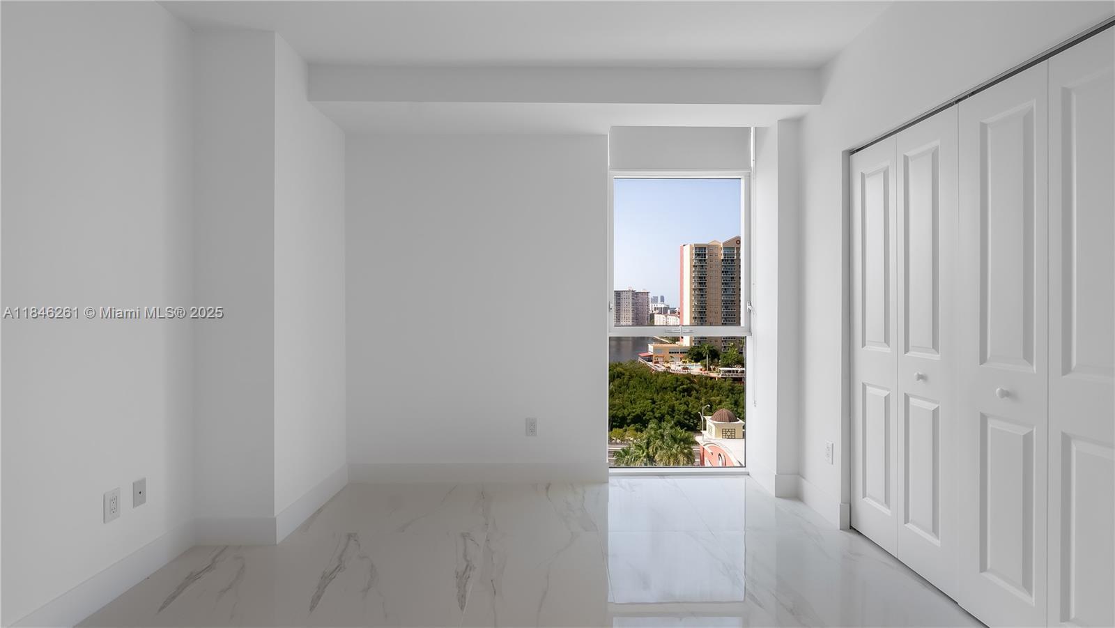 Building Photo - 400 Sunny Isles Blvd