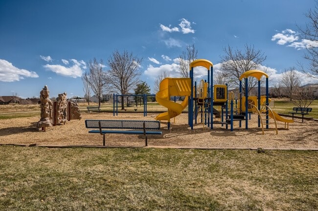 Building Photo - 5563 S Vivian Ct