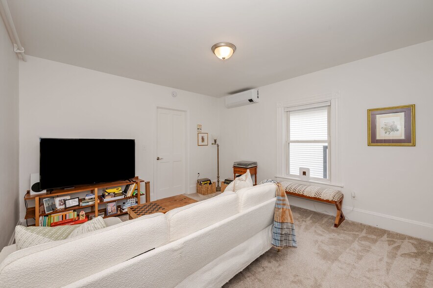 Building Photo - 361 Miller Ave