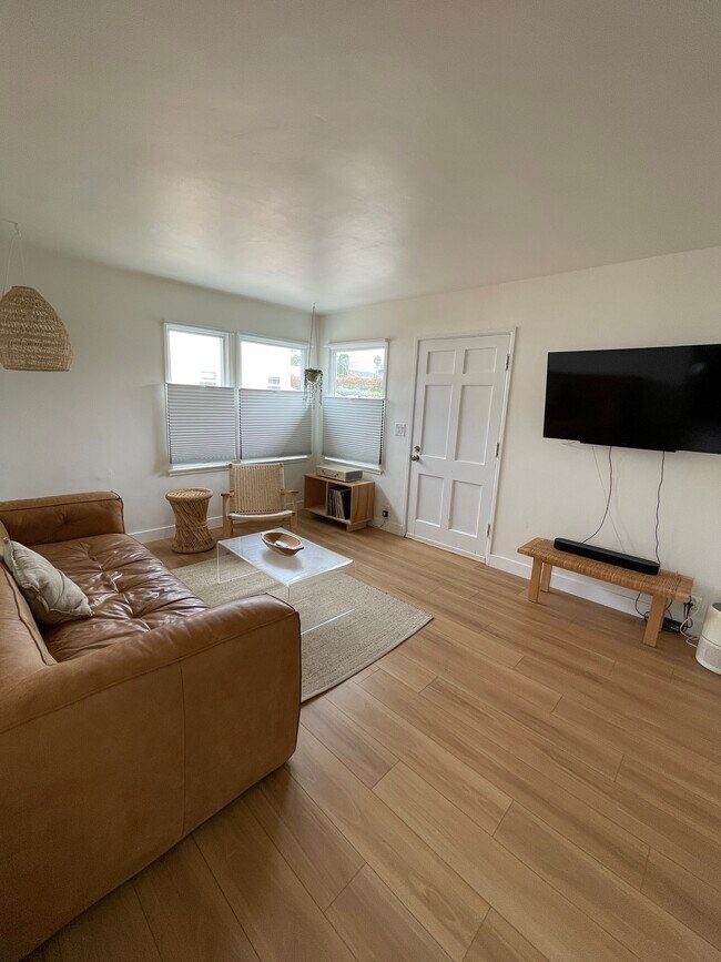 Building Photo - 521 Arcade Dr