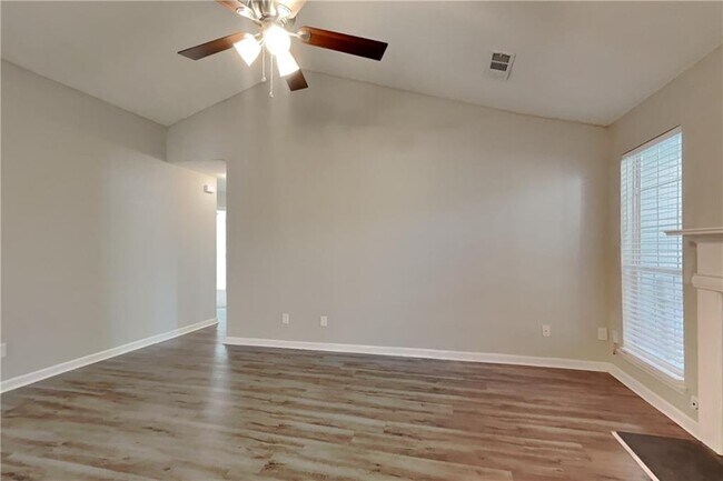 Building Photo - 679 Fernstone Trail