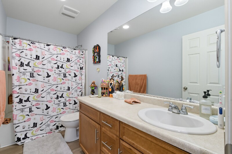 Building Photo - 252 S Kona Ave