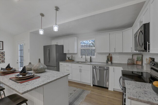 Building Photo - 4075 Gun Barrel Rd NE