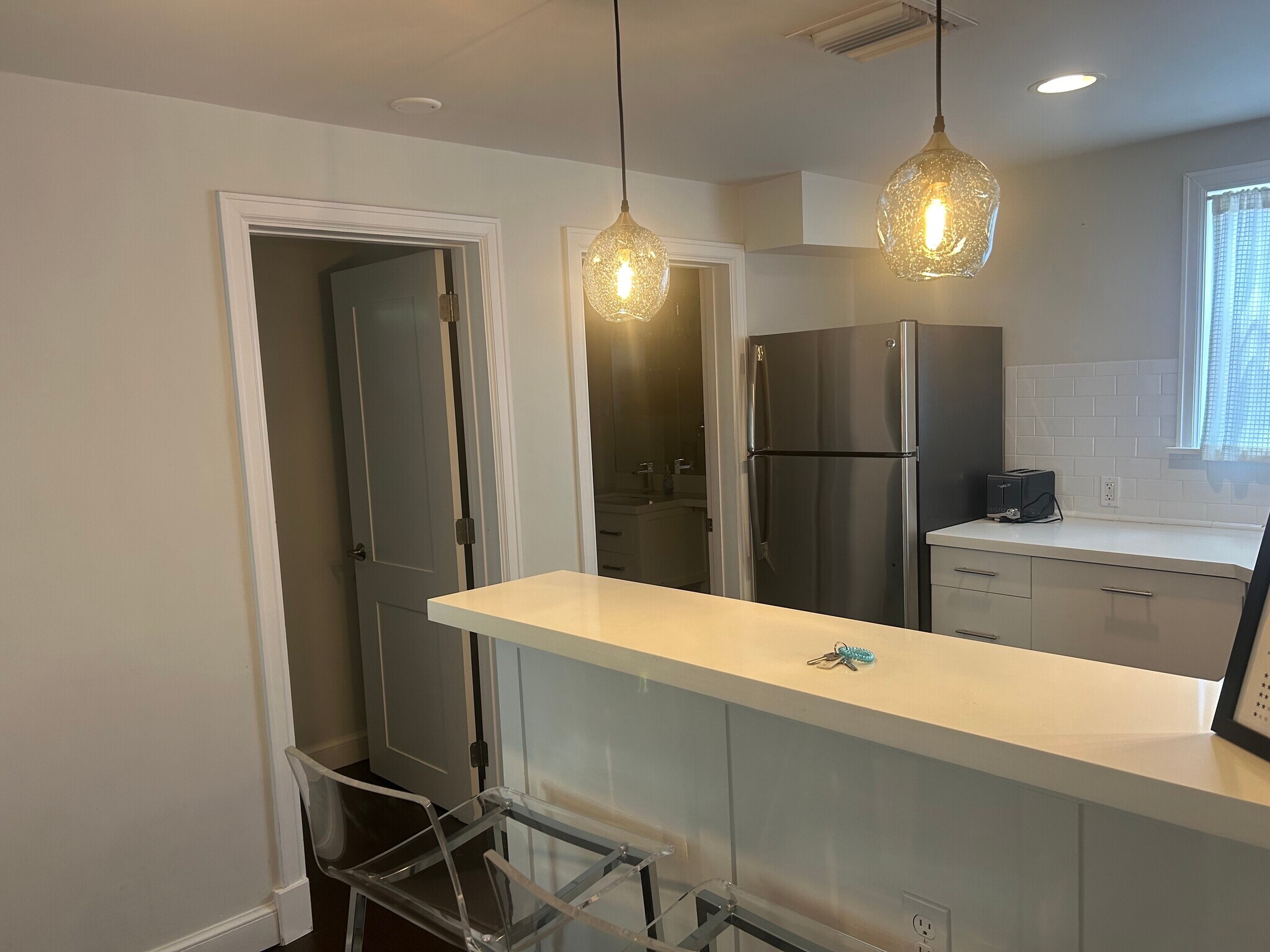 Building Photo - 840 1/2 Upland Road