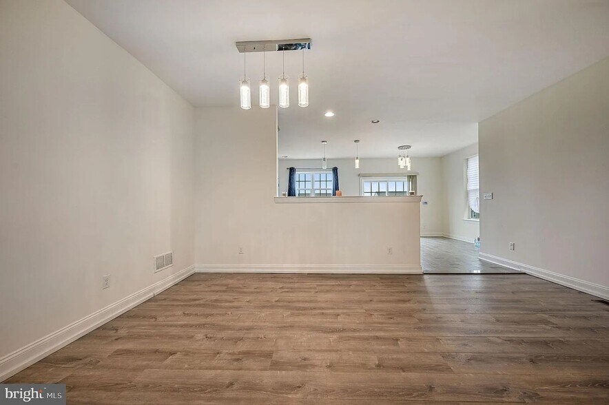 Building Photo - 1340 Carrick Ct