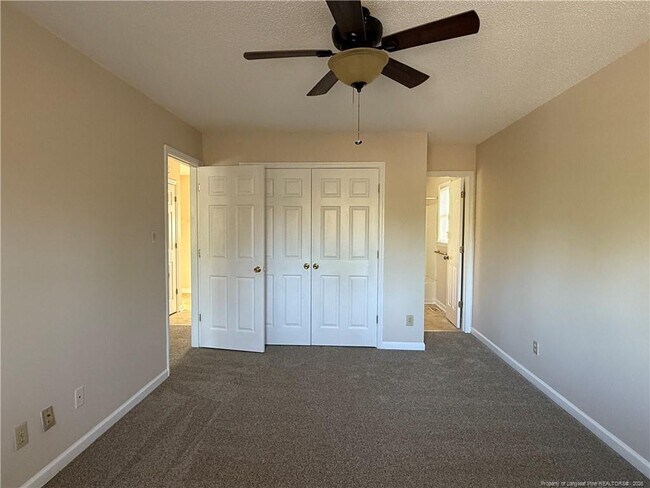 Building Photo - 403 W 8th Ave