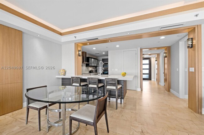 Building Photo - 5245 Fisher Island Dr