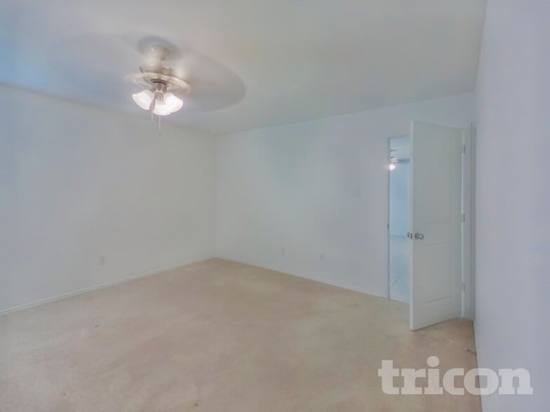 Building Photo - 2500 Bunkerton Dr