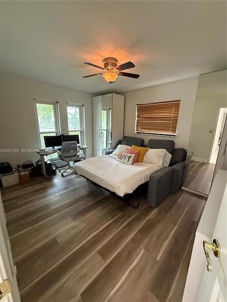 Building Photo - 5170 SW 18th Ct