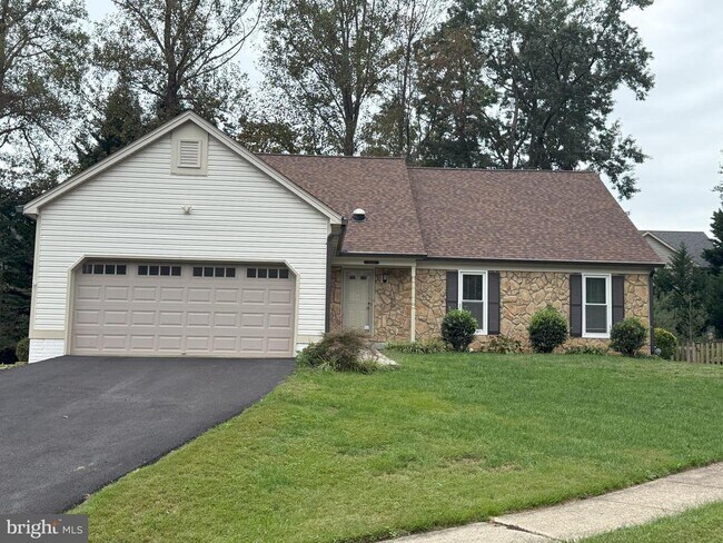 Building Photo - 10909 Clara Barton Ct