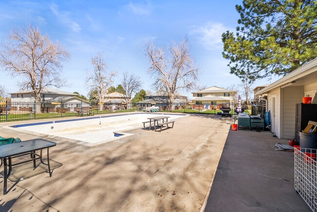 Building Photo - 7309 W Hampden Ave