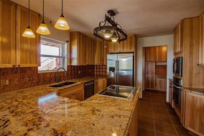 Building Photo - Home With All The Right Views!