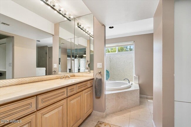 Building Photo - 8207 E Del Cuarzo Dr