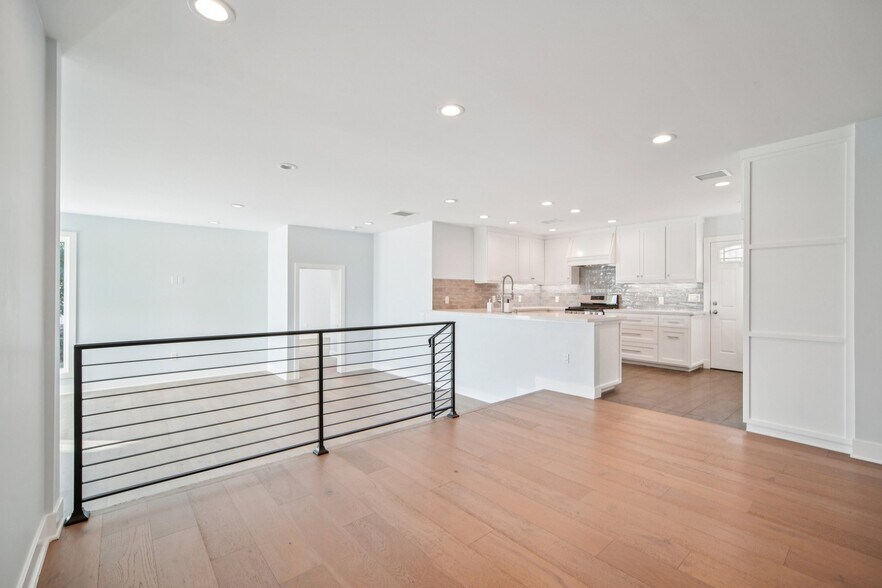 Building Photo - 1854 Homeworth Dr