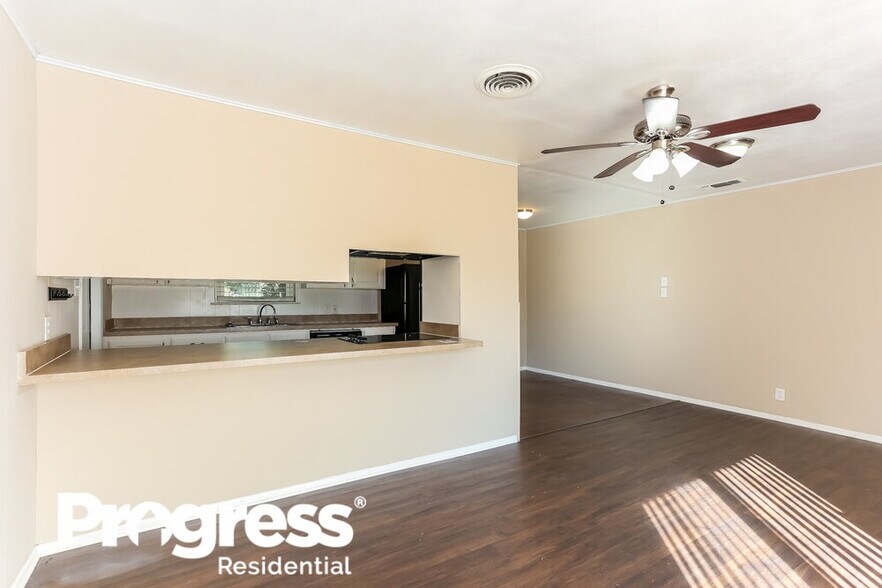 Building Photo - 6420 Valley Ridge Dr