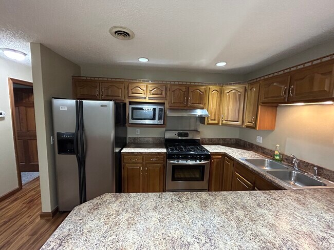 Kitchen - 505 50th St SE