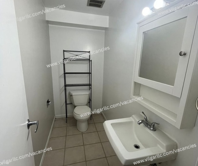 Building Photo - 5109-5111 W 78th Ln