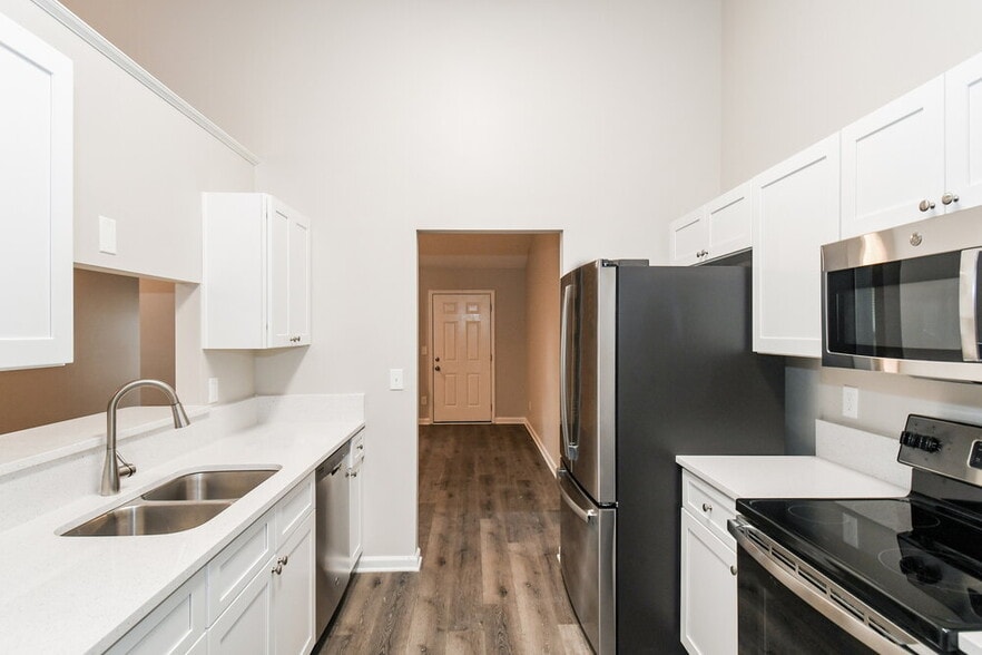 Building Photo - 2030 Avila Way