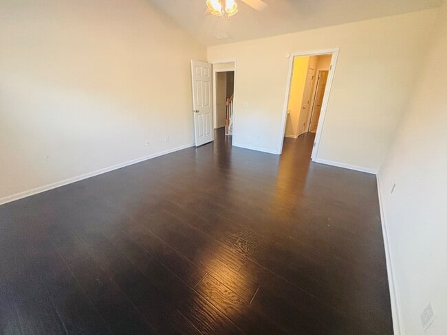 Building Photo - 607 McDowell Ln