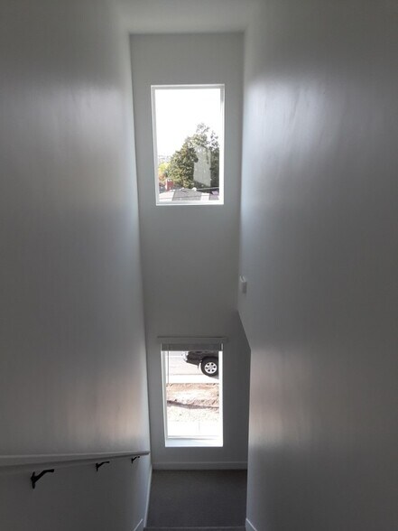 Building Photo - 3371 S Orchard Dr