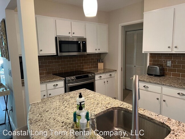 Building Photo - 2 br, 2 bath House - 4 Pender Lane