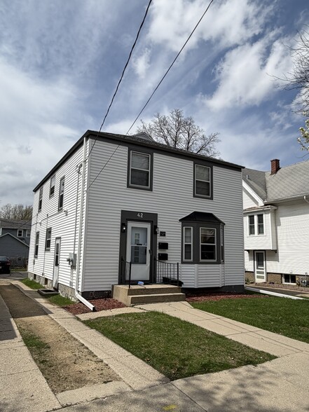 Building Photo - 42 Waubesa St