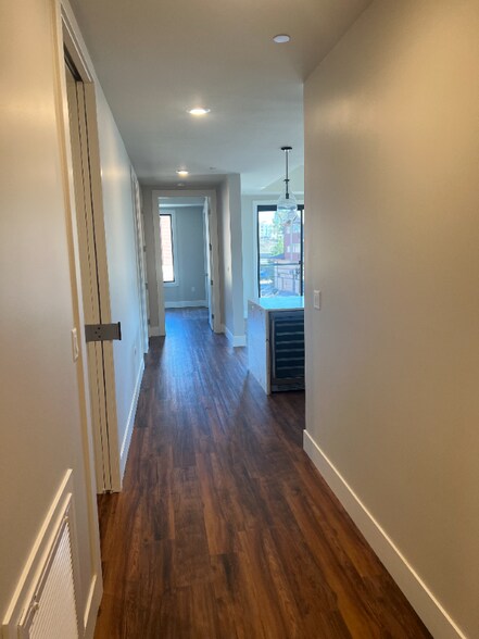 Building Photo - 1579 W Riverstone Dr
