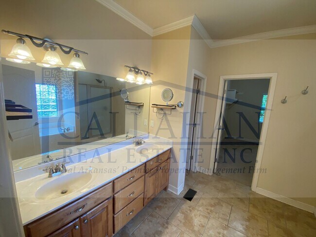 Building Photo - Sherwood Stone Hill 5 Bedroom Home