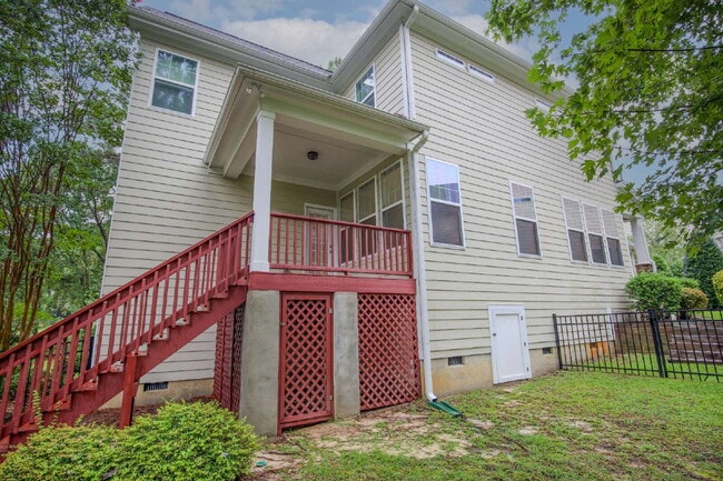 Building Photo - Charming 3 bed, 2.5 bath home with bonus t...