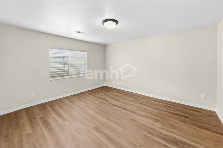 Building Photo - 294 Rocky Creek Way