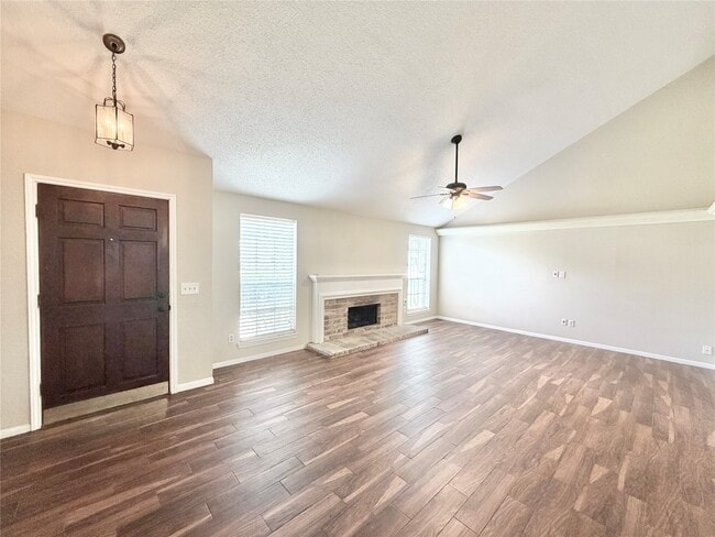 Building Photo - 11223 Willow Field Dr