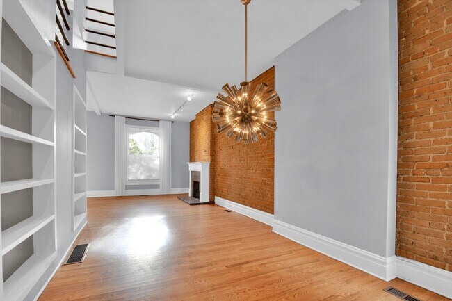 Building Photo - Architecturally Stunning Curtis Park Townhome With Historic Charm