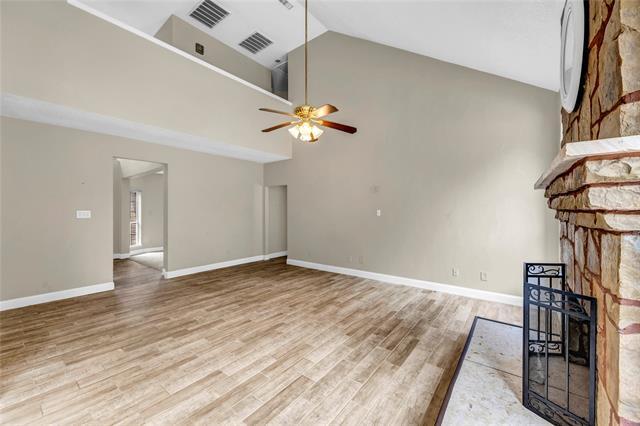Building Photo - 900 Doral Cir