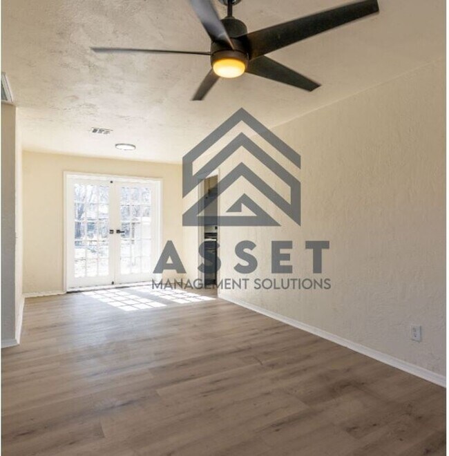 Building Photo - 422 E Northrup Dr