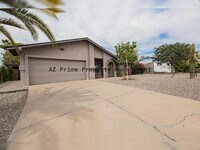Building Photo - 542 W Pampa Ave