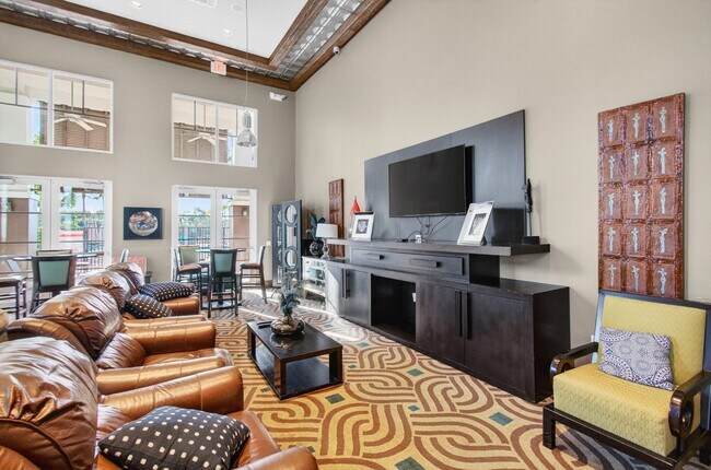 Building Photo - 4 BEDROOMS 3.5 BATHROOMS!! GATED COMMUNITY