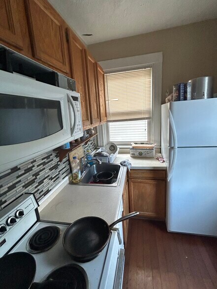 Building Photo - 225 Bosley St