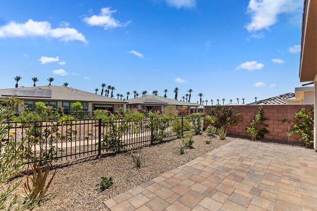 Building Photo - 51600 Sidewinder Dr
