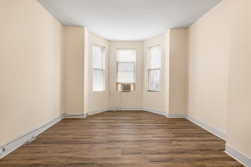 Building Photo - 2945 Walbrook Ave