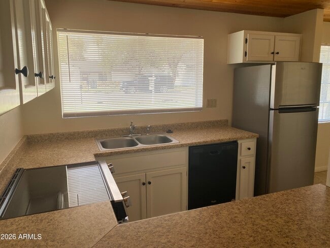 Building Photo - 3207 E Medlock Dr