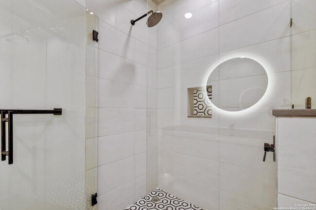 Building Photo - 215 Coca-Cola Pl